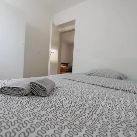 Apartman Soska 5 *